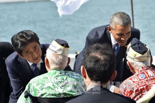 Leaders of US and Japan show solidarity in Pearl Harbor visit - ảnh 1